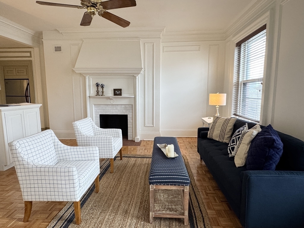 Property Photo: 21 Beacon St 7R MA 02108