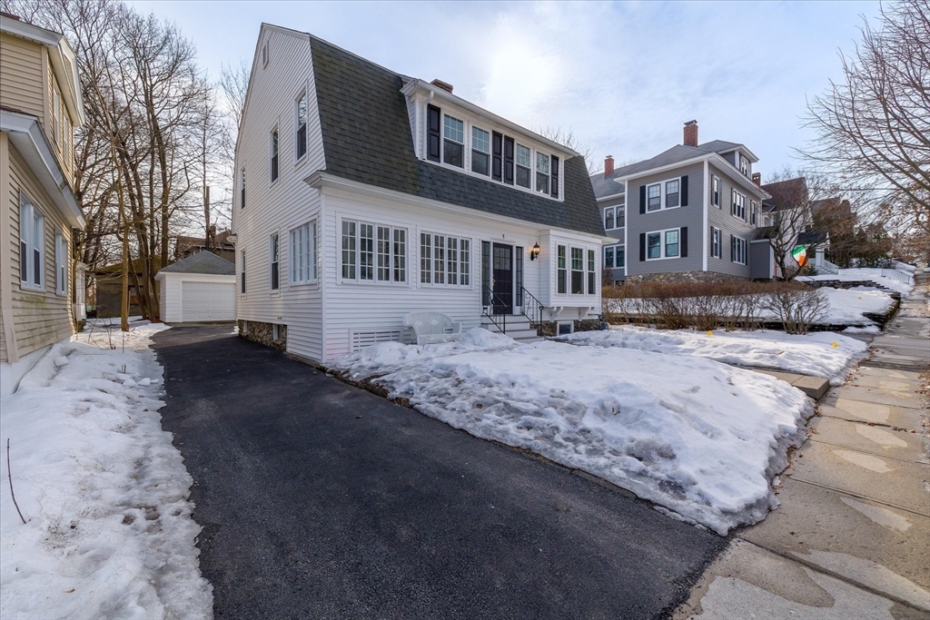 Property Photo: 5 Clearview Ave MA 01605