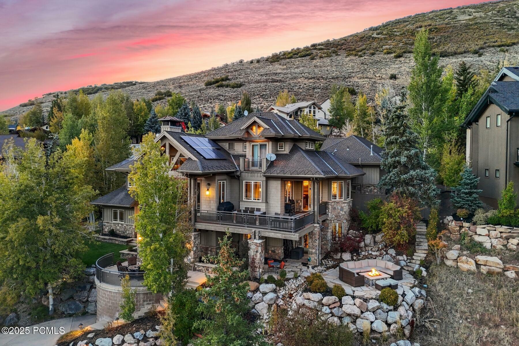 Property Photo: 9255 N Par Court UT 84098