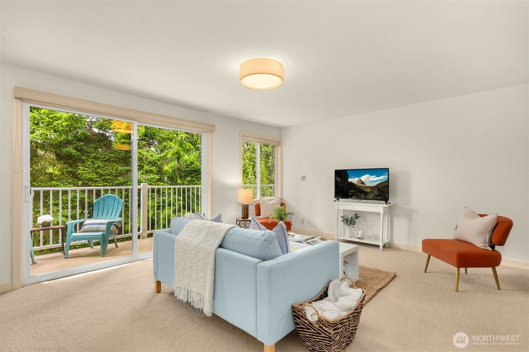 Property Photo: 960 5th Avenue S 205 WA 98020