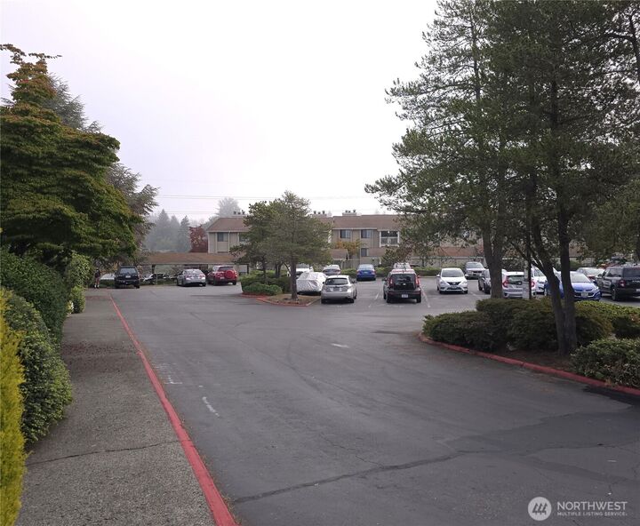 Property Photo: 1425 S Puget Drive 211 WA 98055