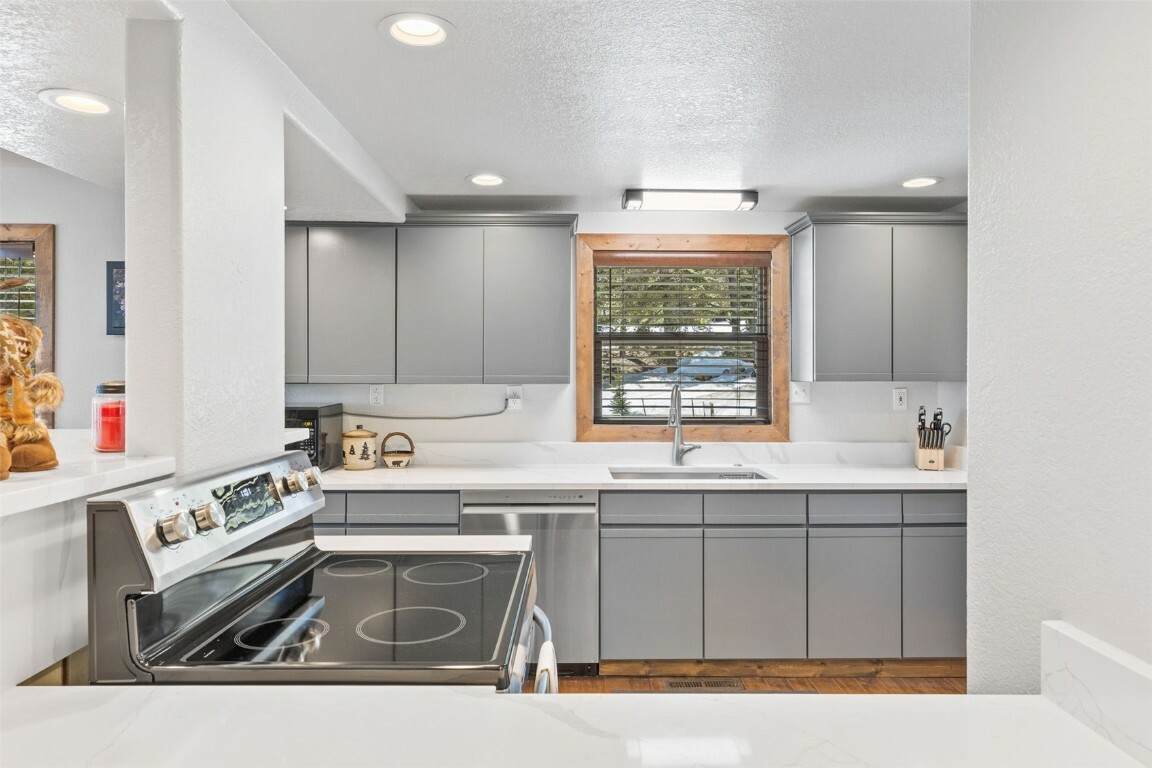 Property Photo: 1606 Bobcat Lane CO 80440
