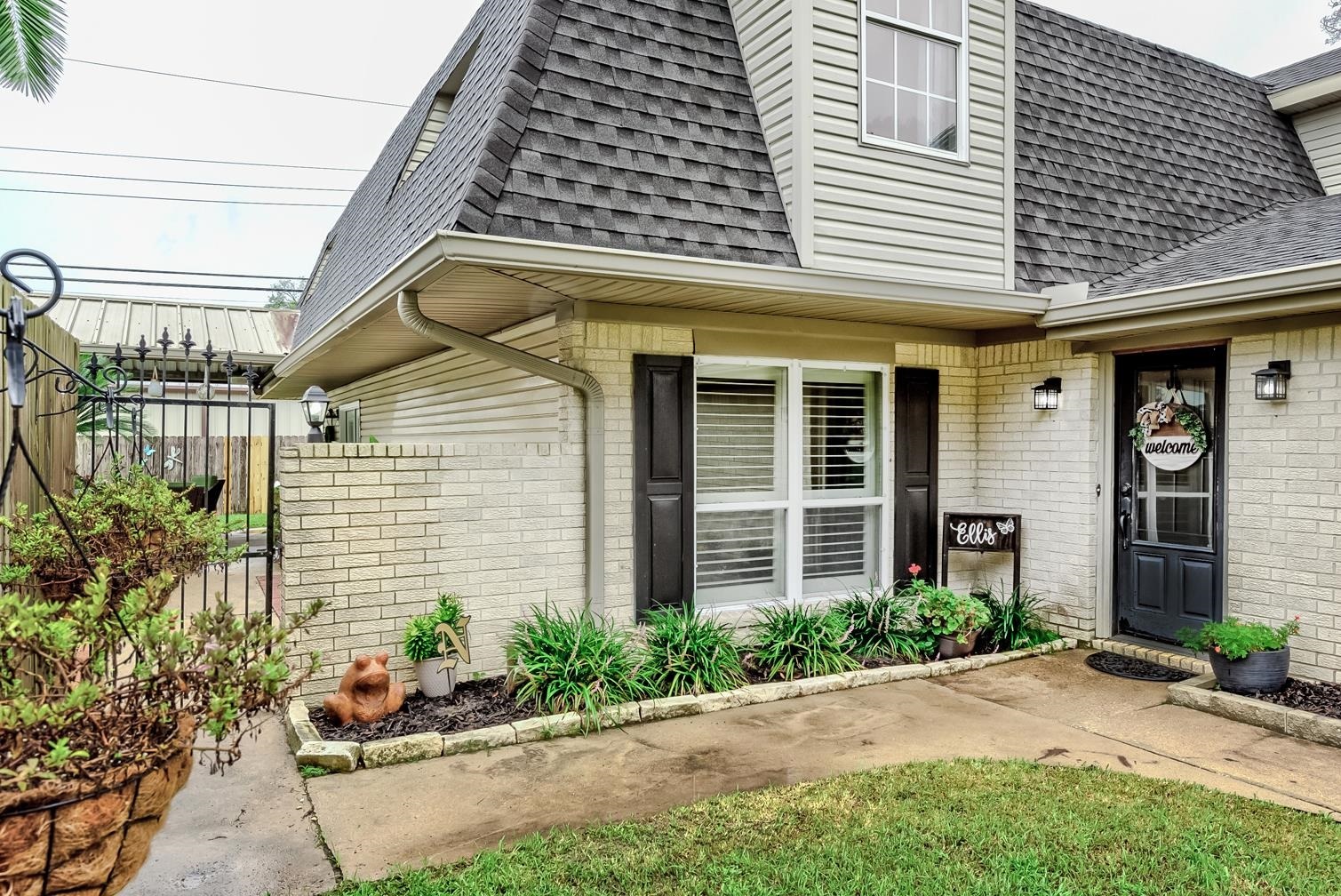 Property Photo: 3010 Vernon St TX 77627