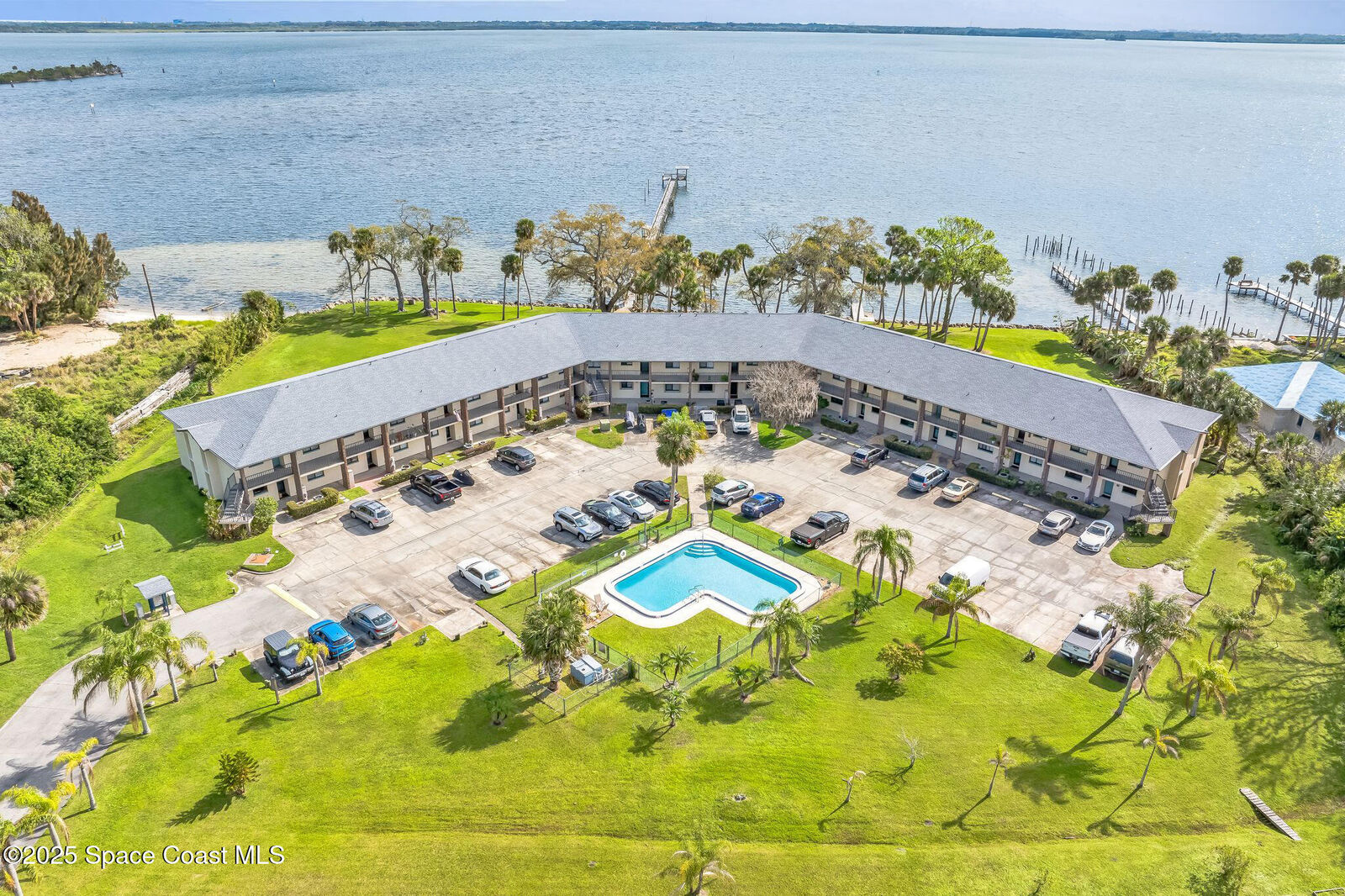 Property Photo: 100 Canebreakers Drive FL 32927