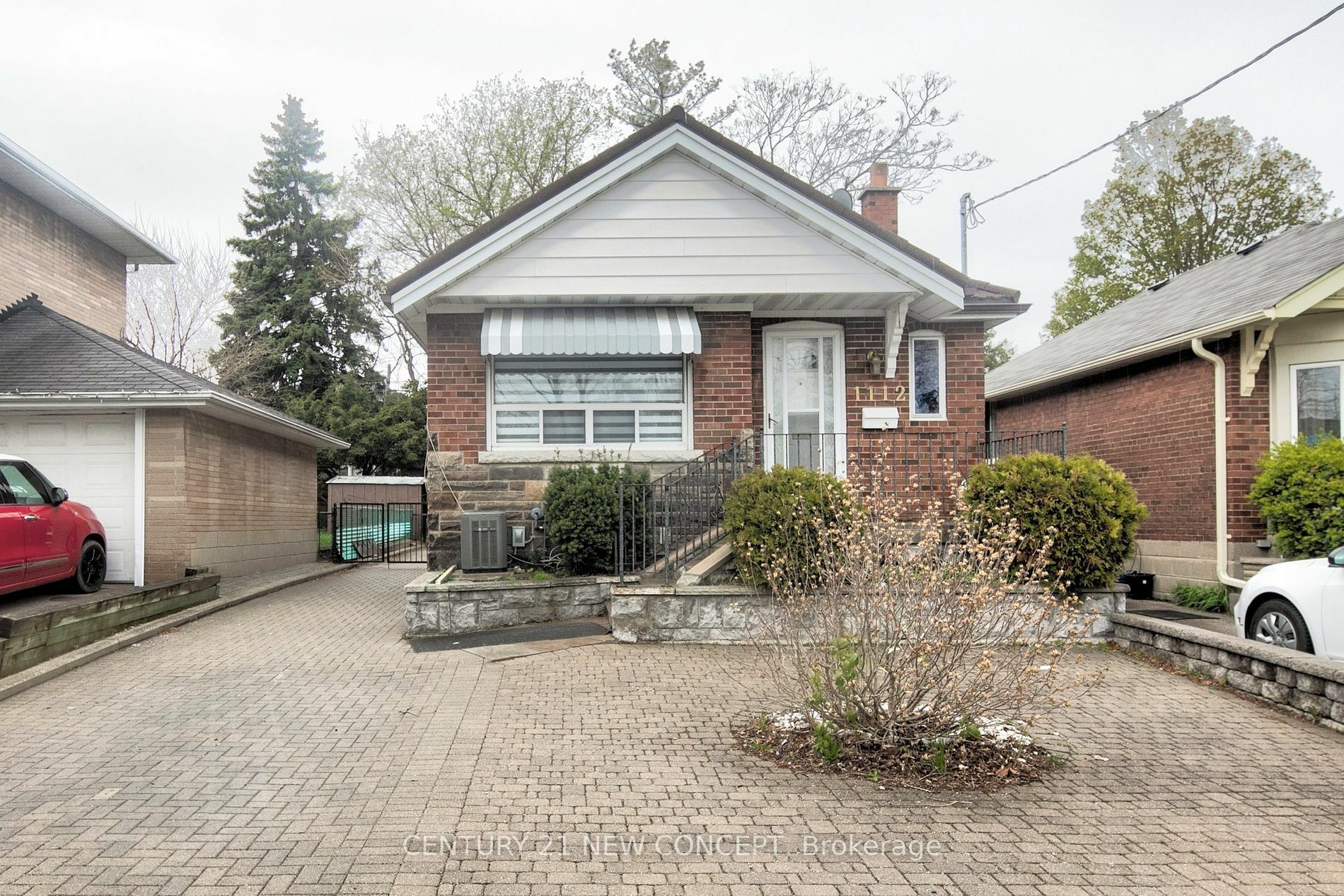 Photo de la propriété:  1112 Greenwood Ave  ON M4J 4E6 