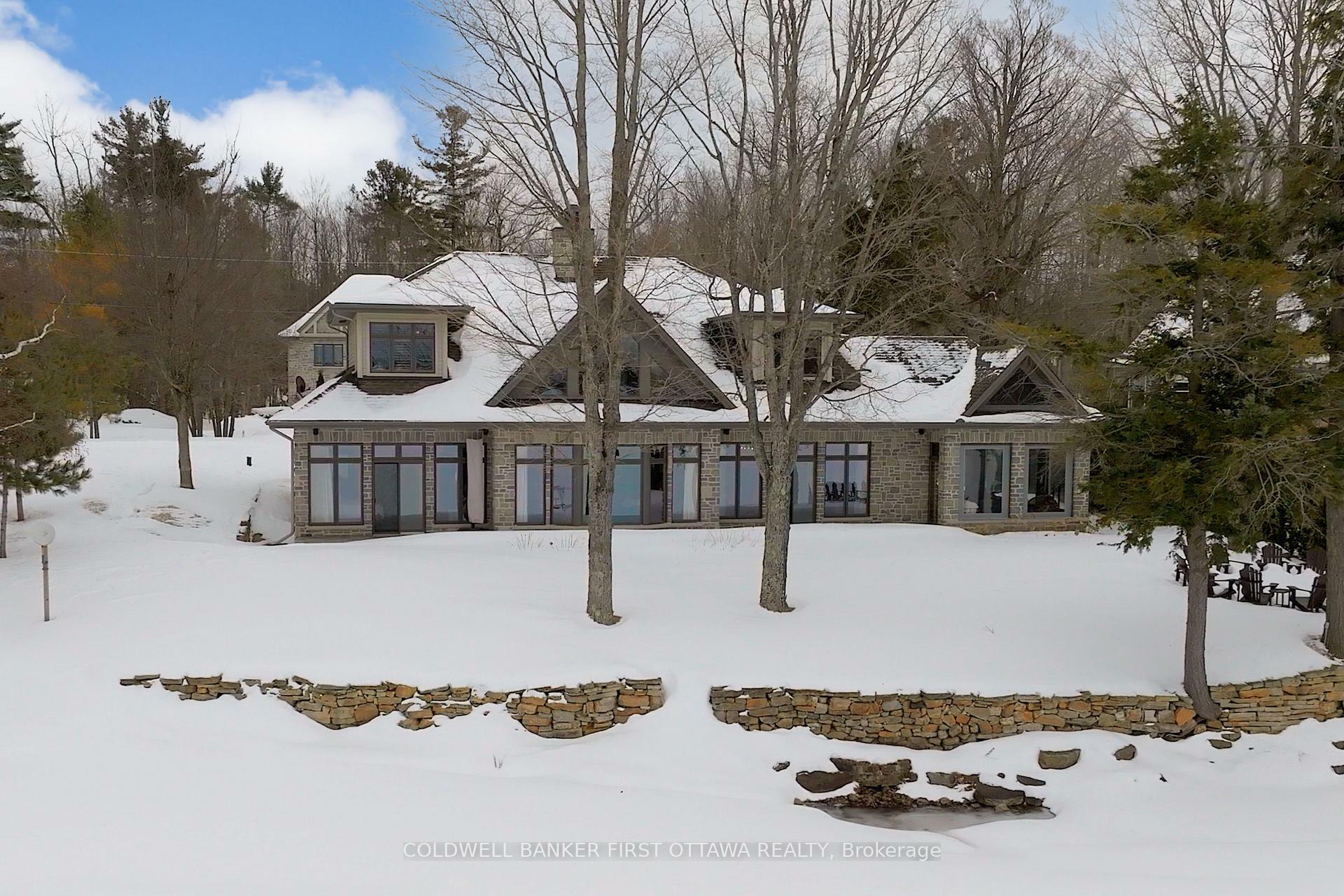 Photo de la propriété: 125 &Amp 126 Munro Lane ON K7C 3P2