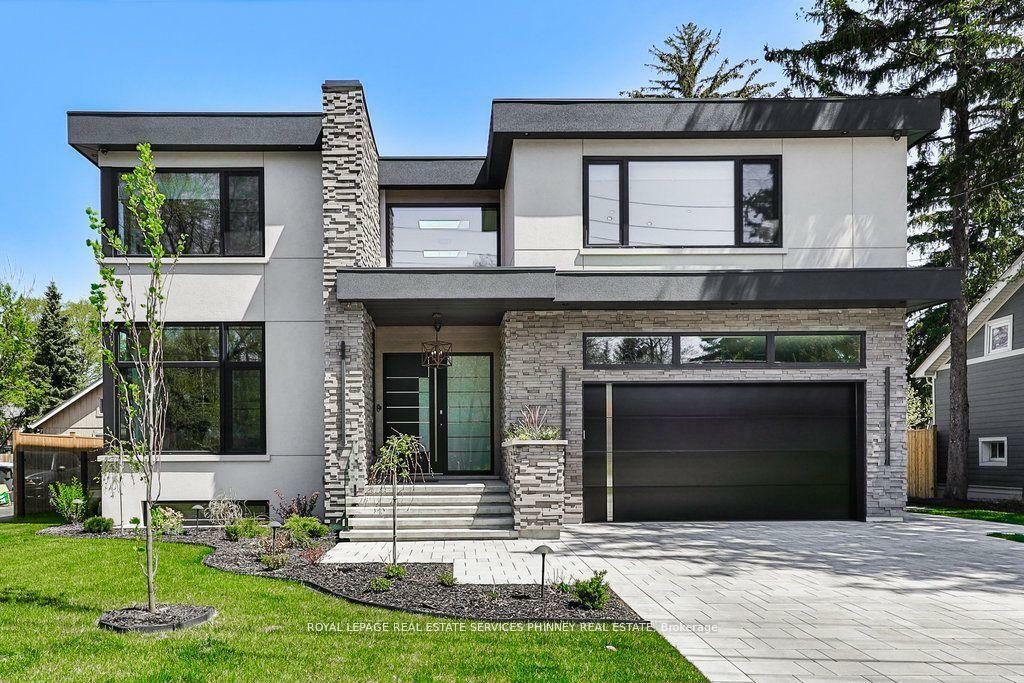 Property Photo: 1617 Trotwood Avenue ON L5G 3Z8