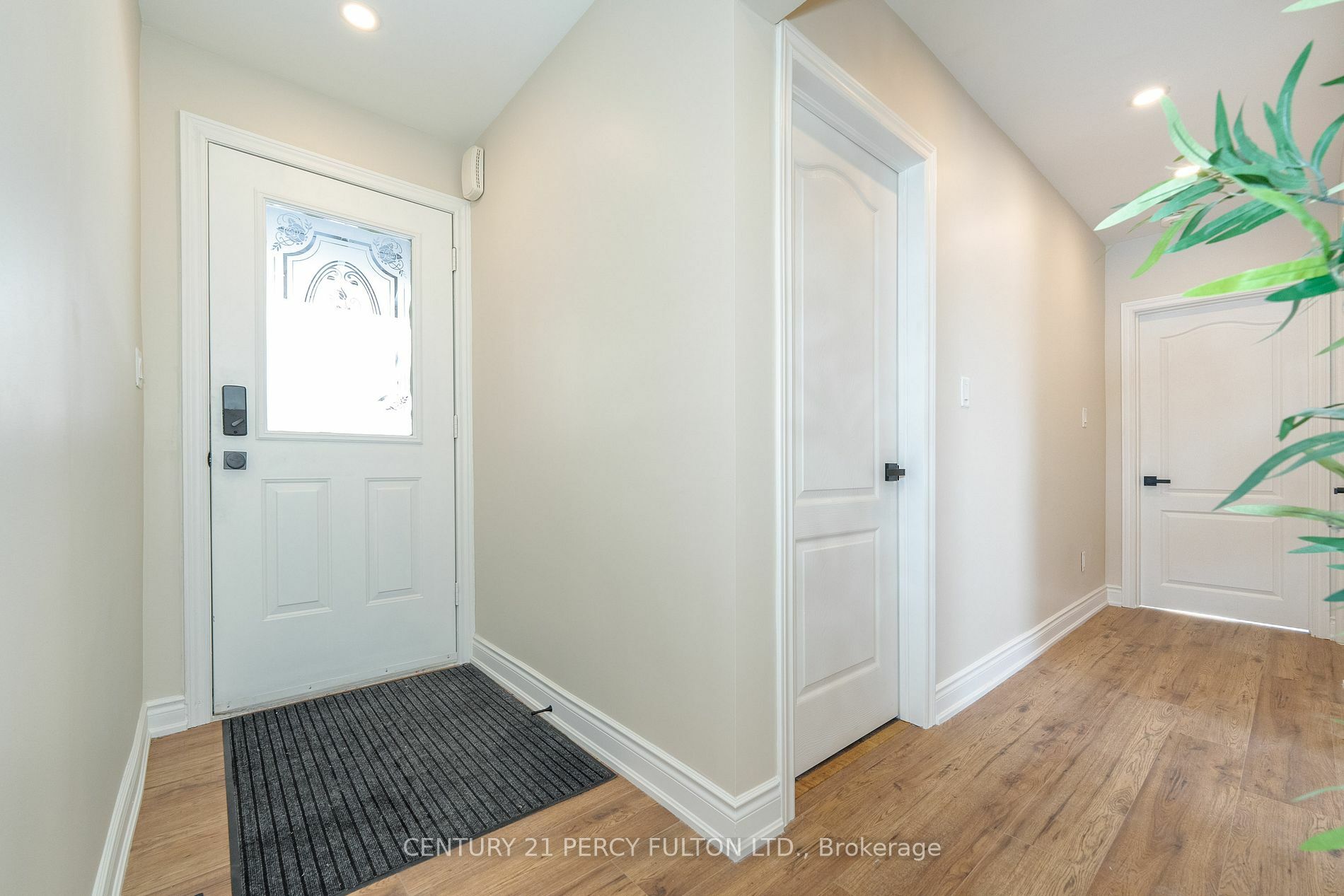 Photo de la propriété:  10 Sealcove Dr E  ON M9C 2C5 