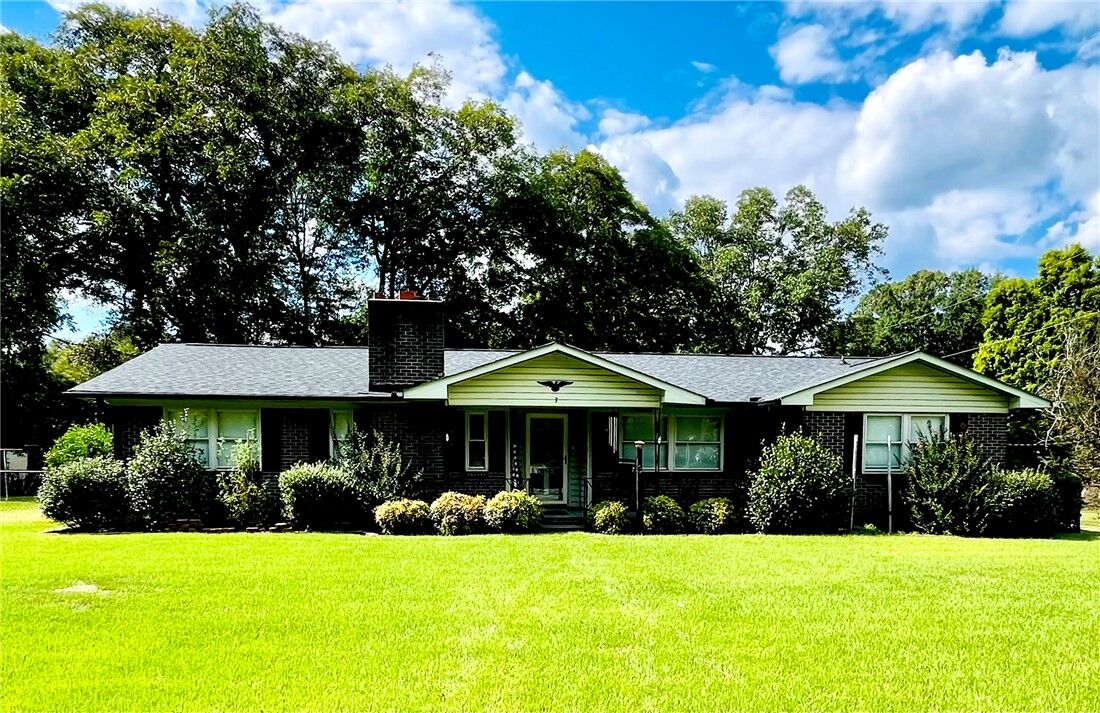 Property Photo:  3 Whilden Drive  SC 29697 