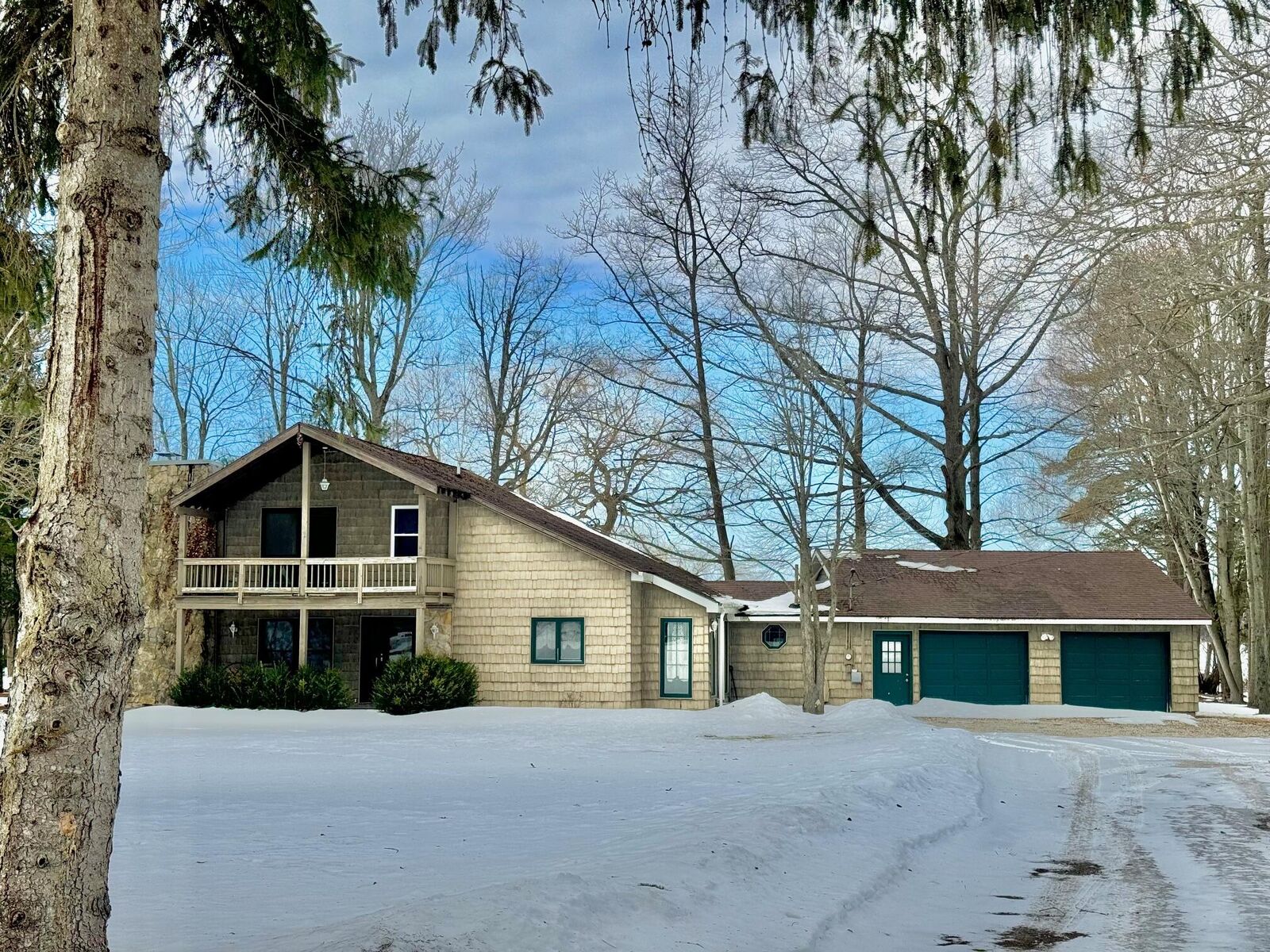 Property Photo:  1720 Lakeview Drive  MI 49707 