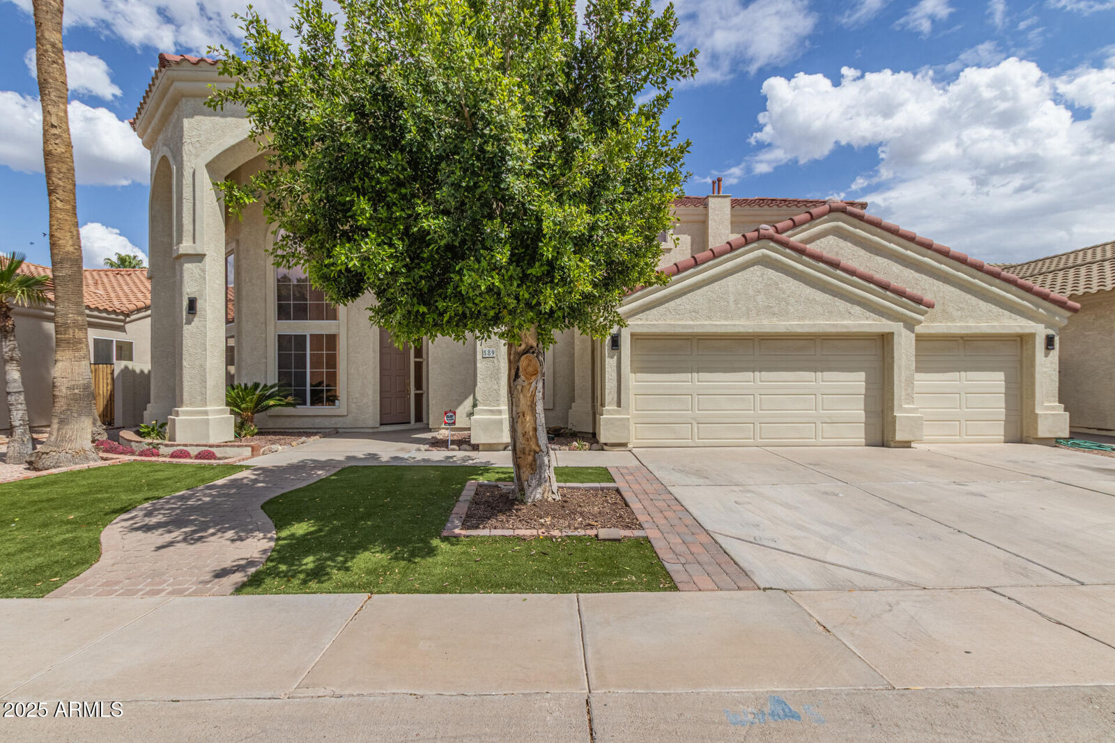 Property Photo:  589 N Acacia Drive  AZ 85233 