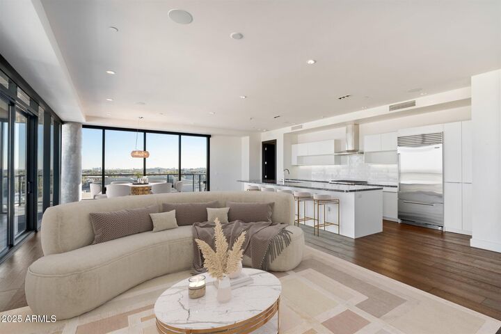 Property Photo:  4422 N 75th Street 8005  AZ 85251