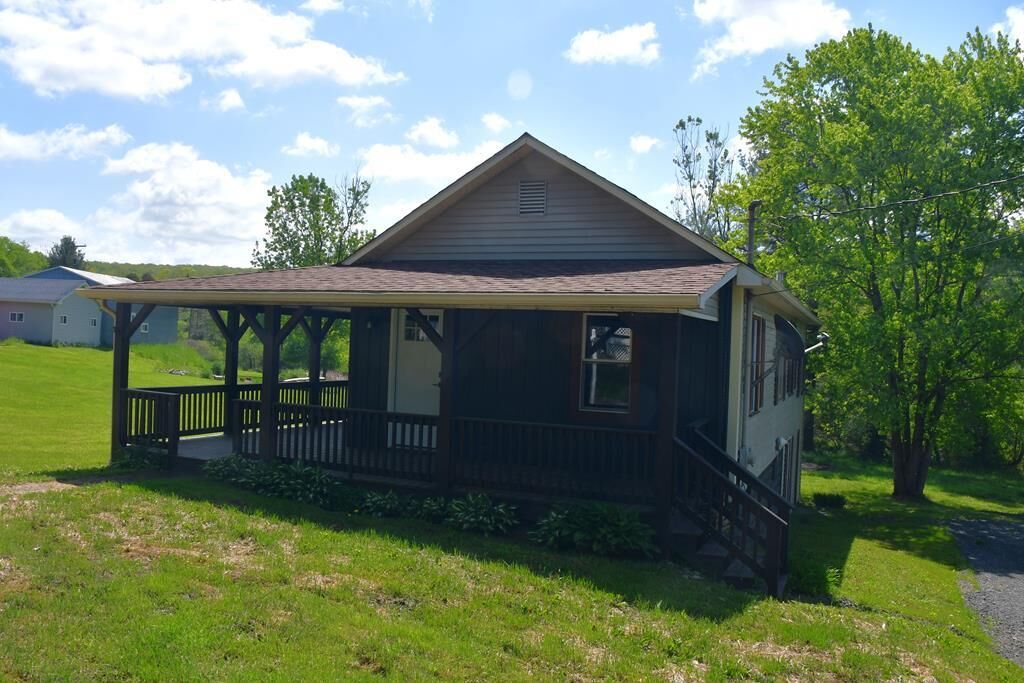 Property Photo:  1404 State Route 227  PA 16301 