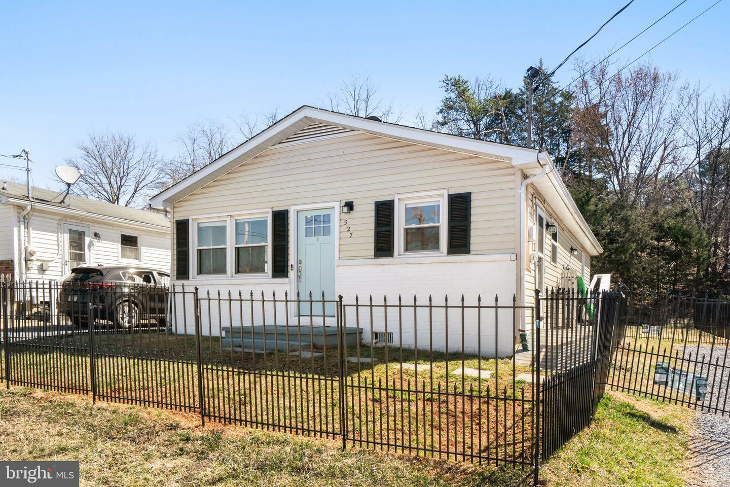 Property Photo: 527 Frederick Avenue VA 22630