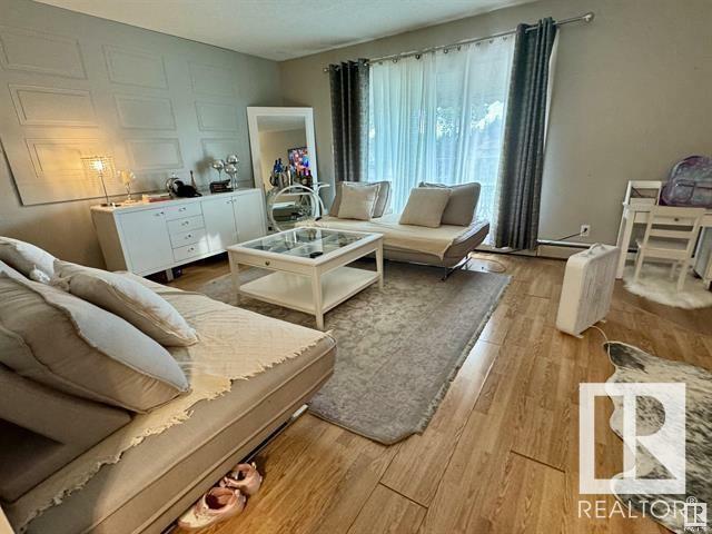 Photo de la propriété: 2545 116 Street NW 305 AB T6J 3Z7