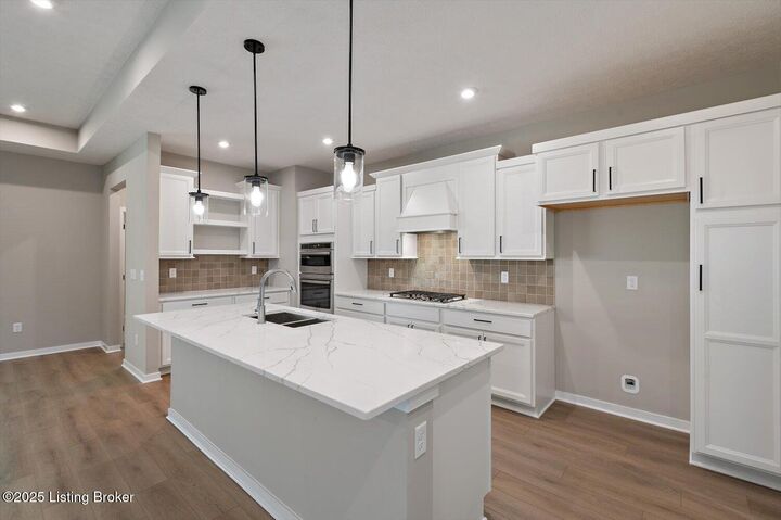 Property Photo:  10509 Vista View Dr  KY 40291 