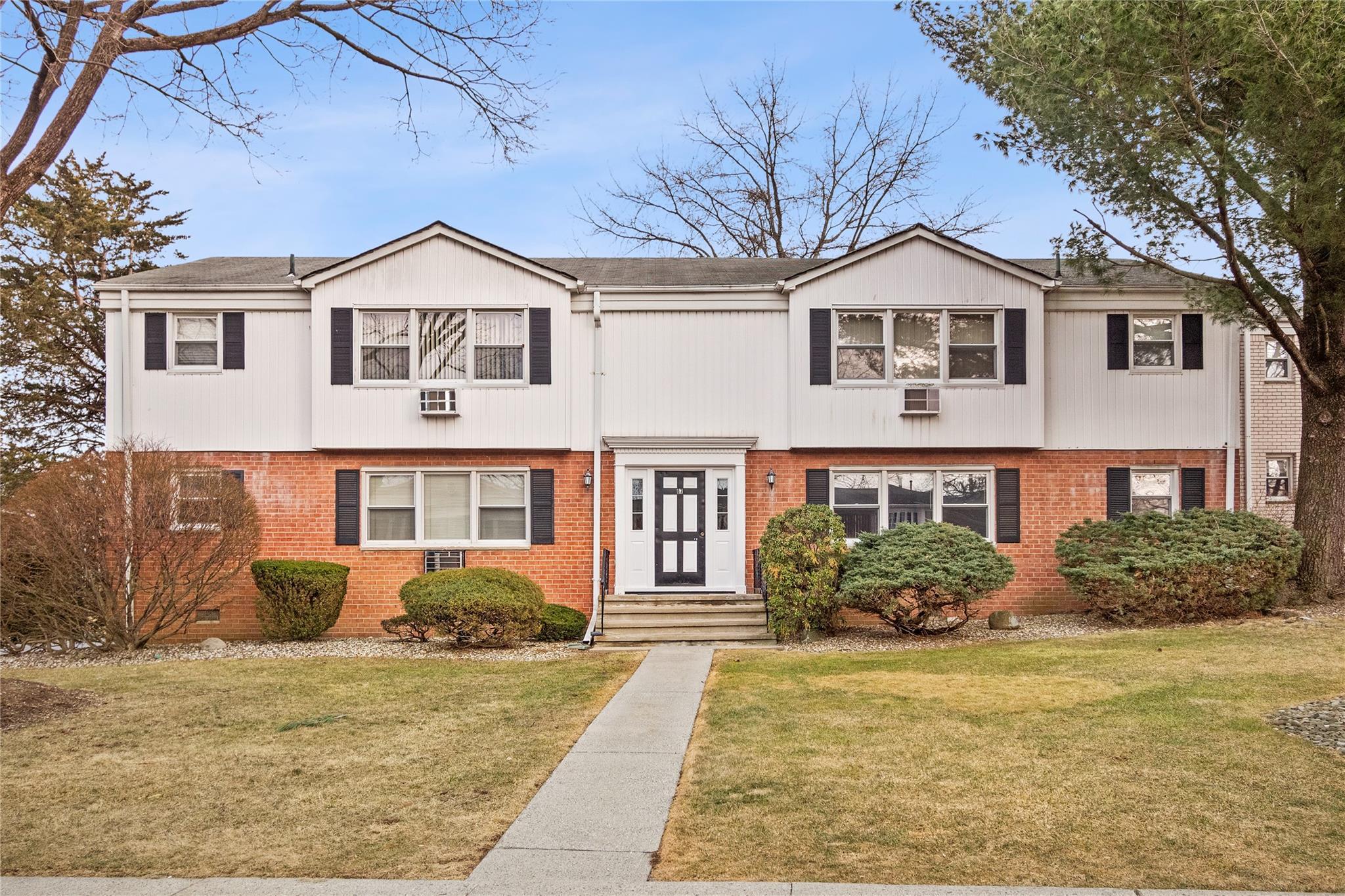 Property Photo:  67 Bon Aire Circle 7502  NY 10901 
