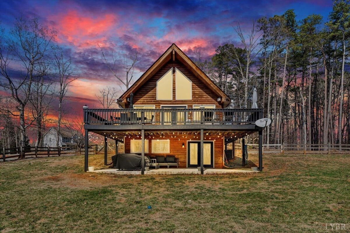 Property Photo: 5286 Horseshoe Bend Road VA 24095