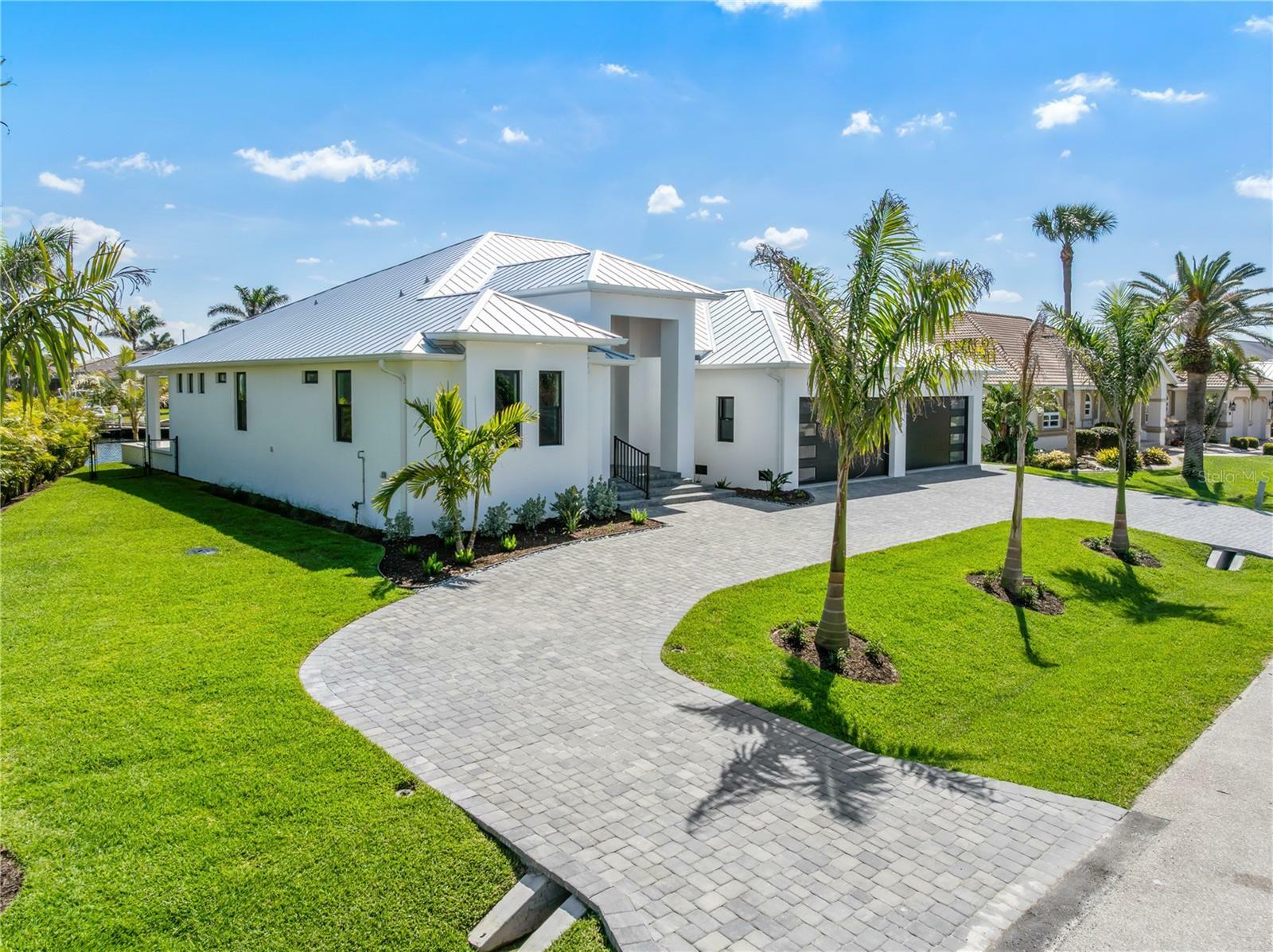 Property Photo:  1631 Casey Key Drive  FL 33950 