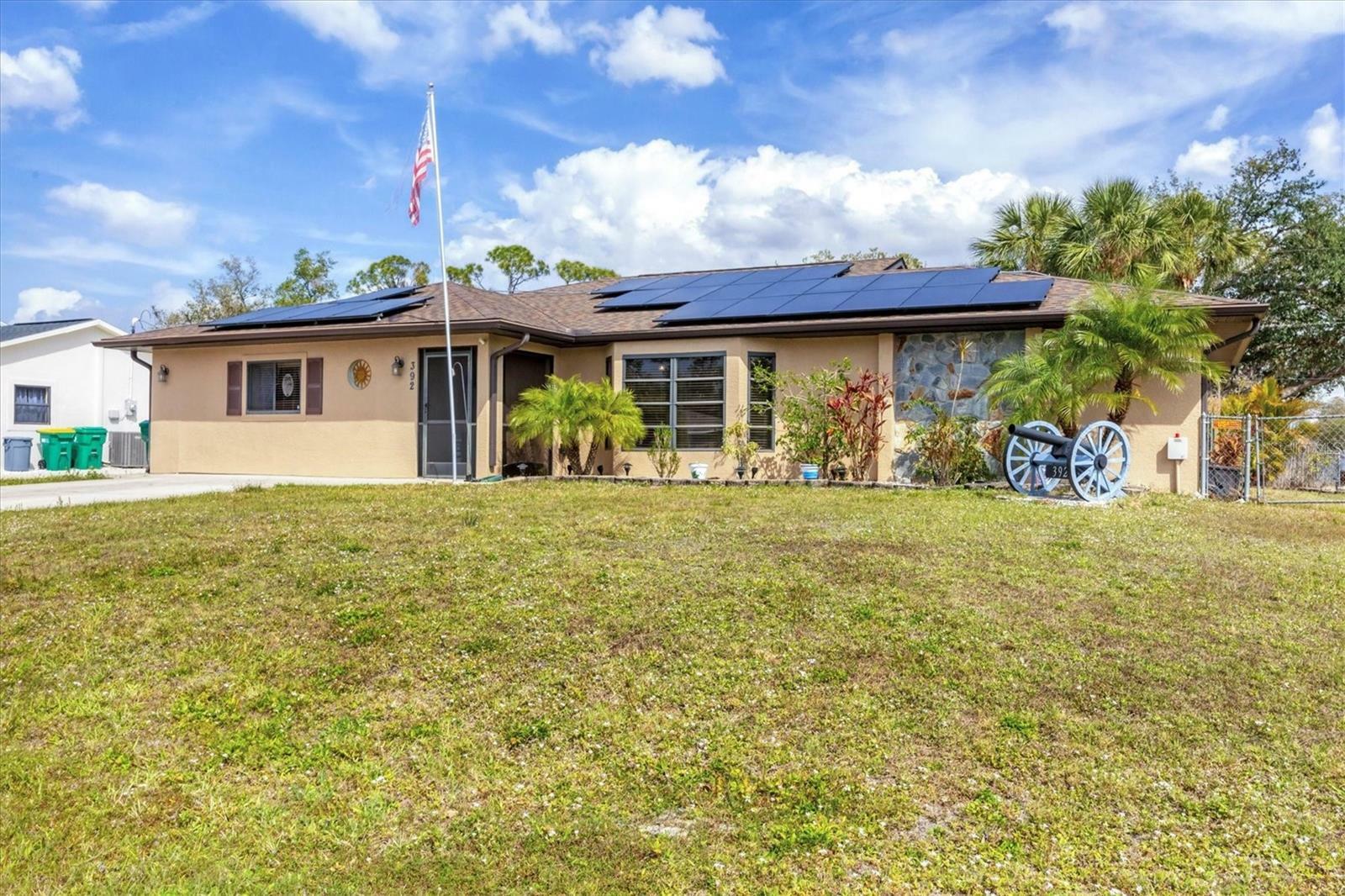 Property Photo: 392 Yeager Street FL 33954