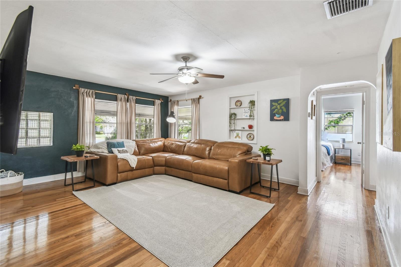 Property Photo: 1412 Nebraska Street FL 32803