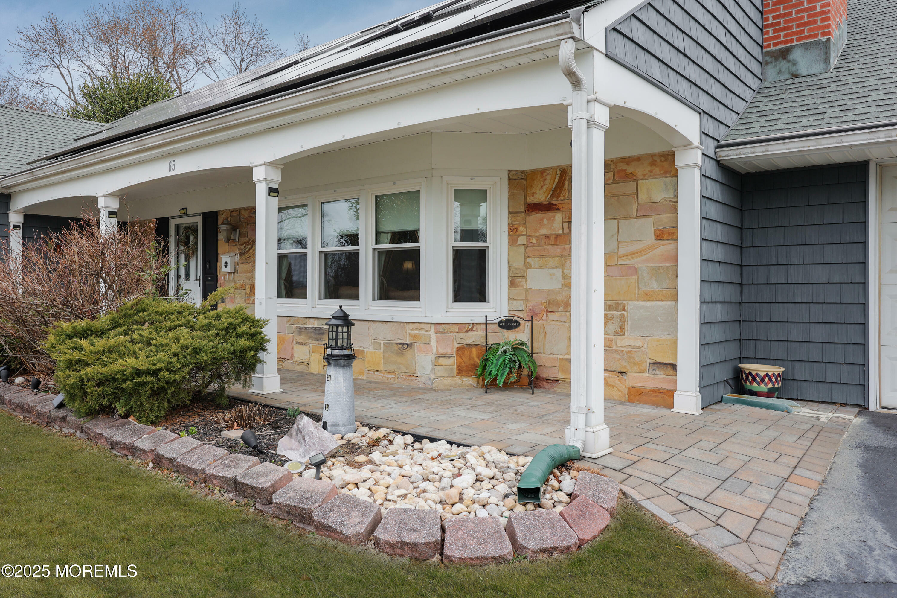 Property Photo:  65 Ivy Way  NJ 07747 