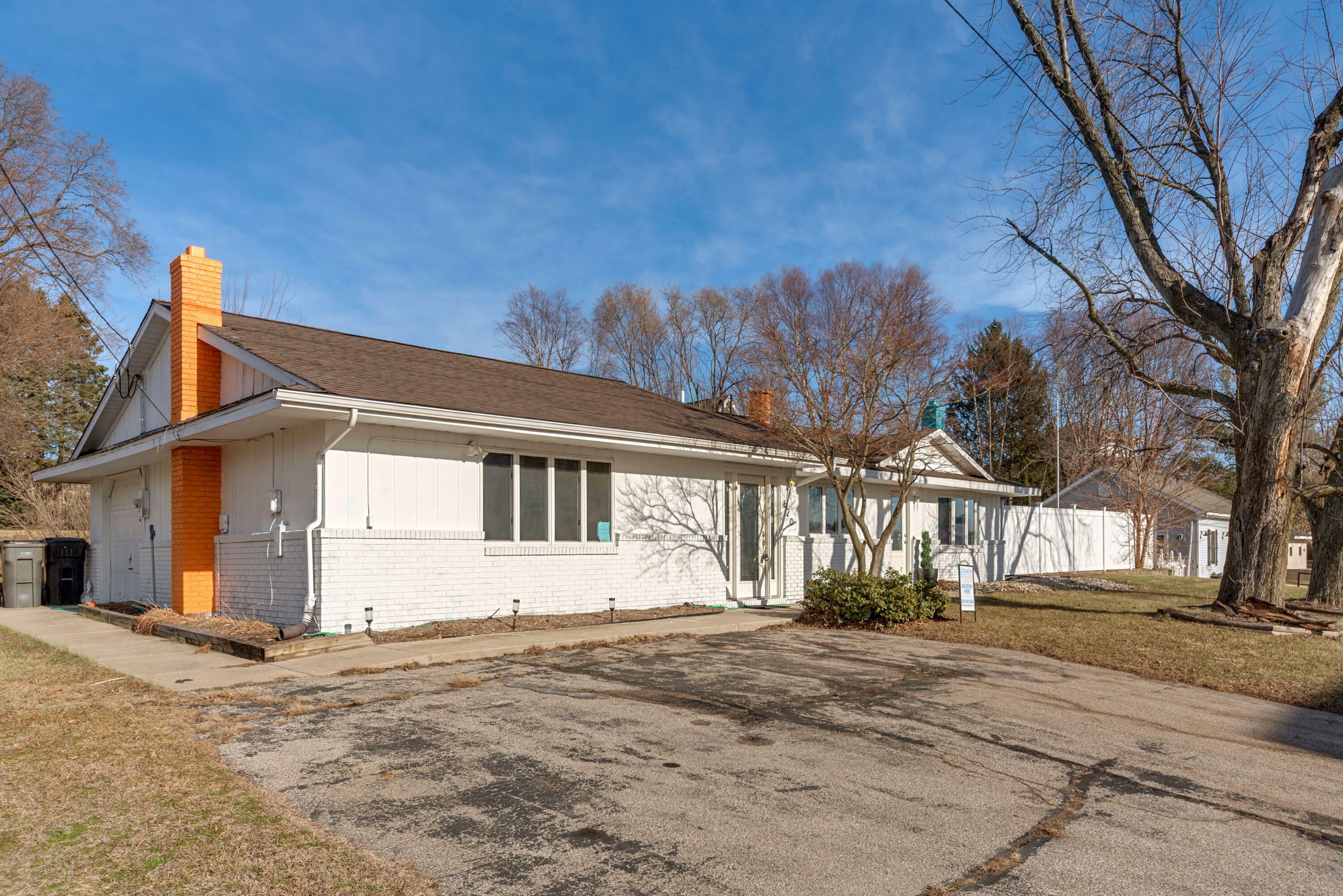 Property Photo:  620 North Drive  MI 49117 