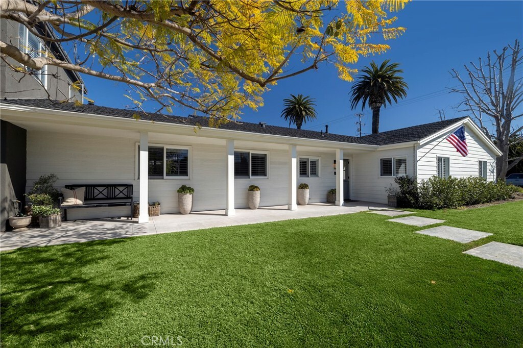 Property Photo:  390 Esther Street  CA 92627 