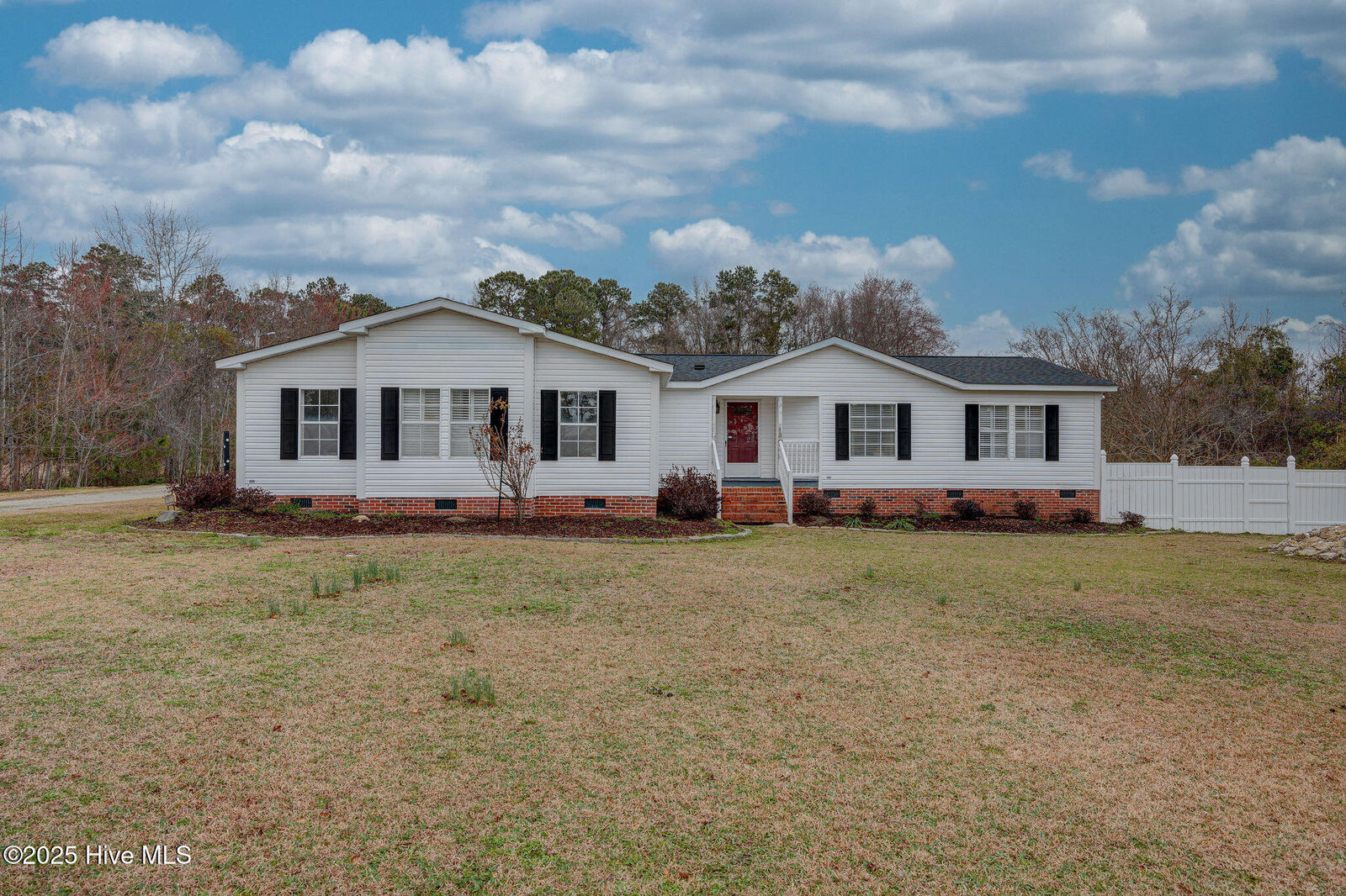 Property Photo: 711 Soles Road NC 28472