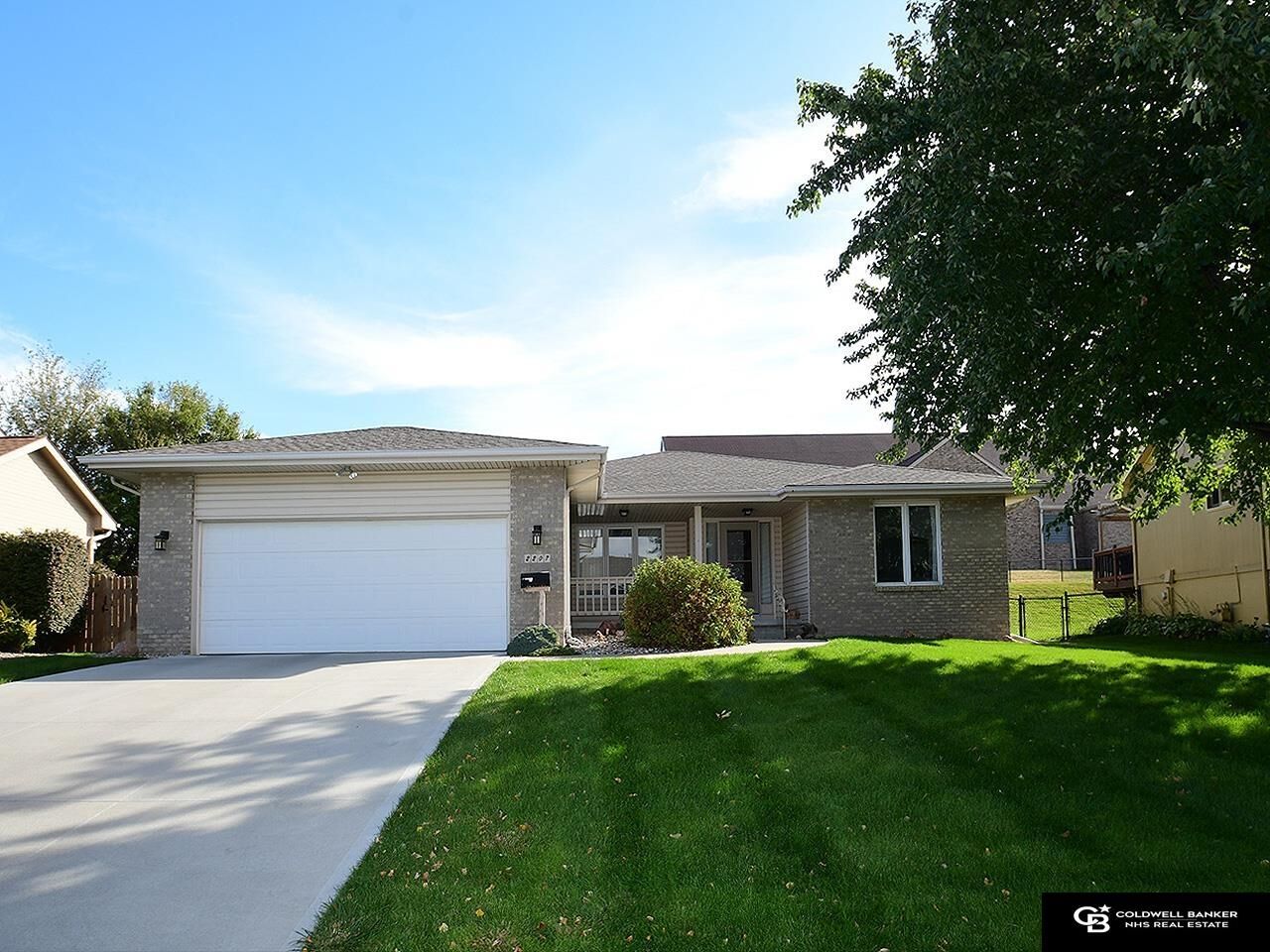 Property Photo:  2207 N 150th Avenue  NE 68116 