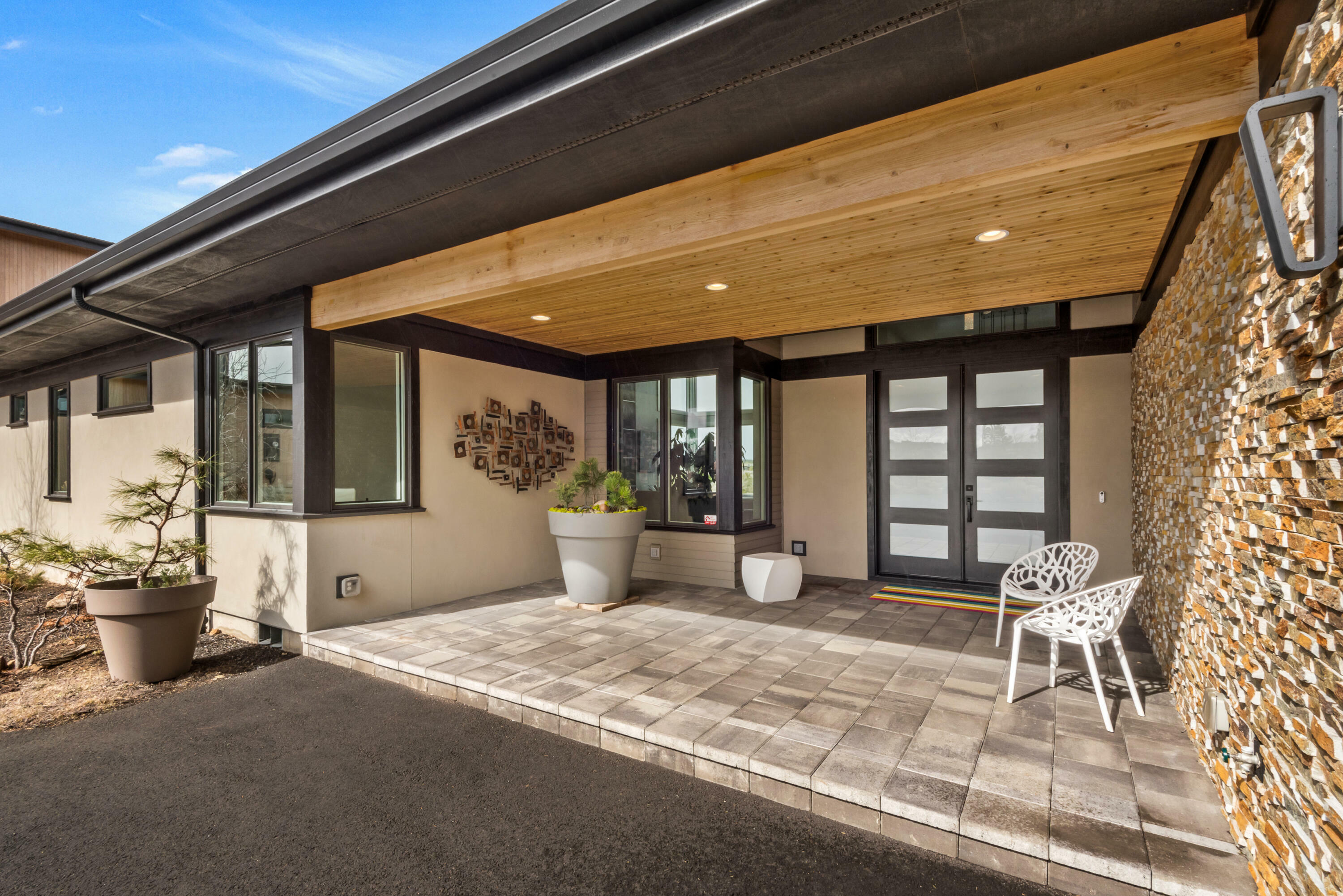 Property Photo: 19280 Christopher Court OR 97702