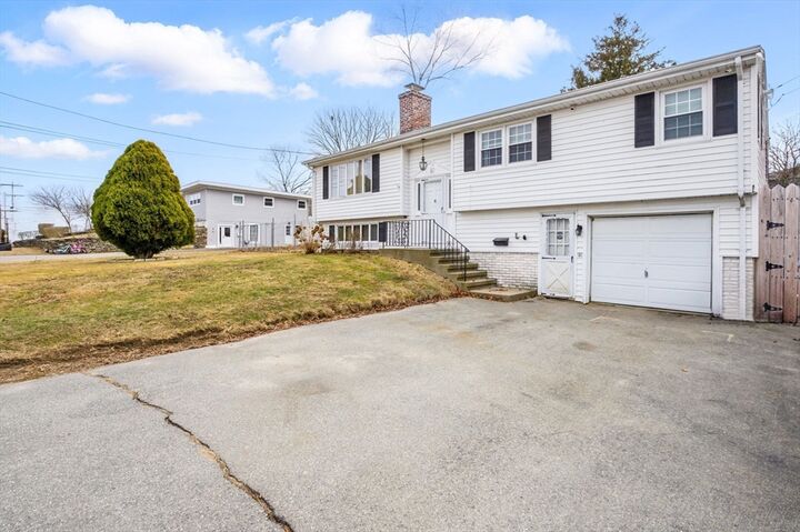 Property Photo:  31 Seaview Ct  RI 02878 