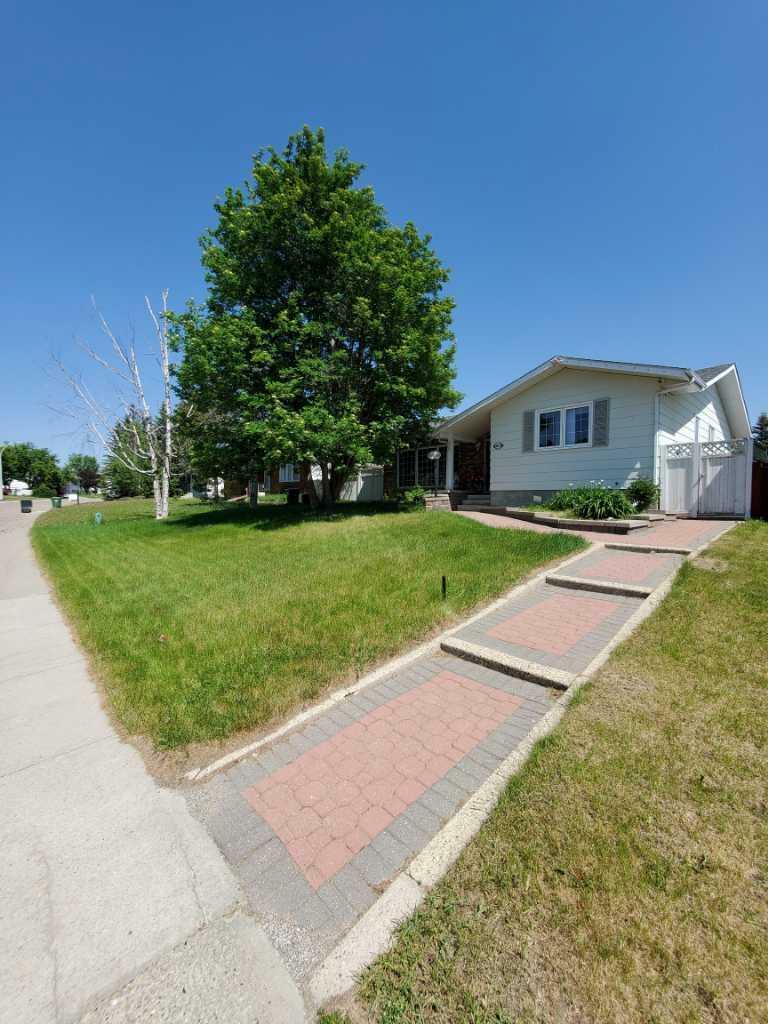 1421 53 Street  Edson AB T7E 1H5 photo