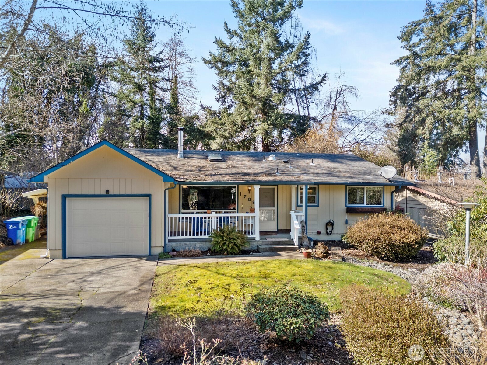 Property Photo: 1709 Eastside Street SE WA 98501