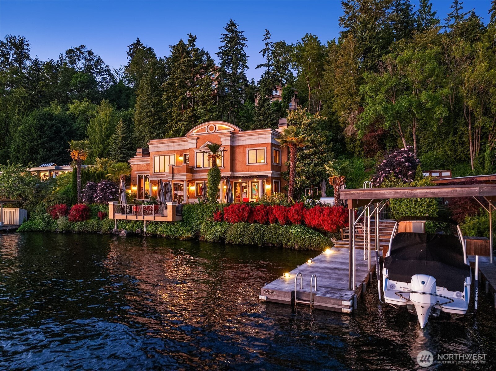 Property Photo: 3639 W Mercer Way WA 98040