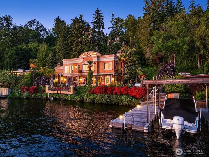 Property Photo: 3639 W Mercer Way WA 98040