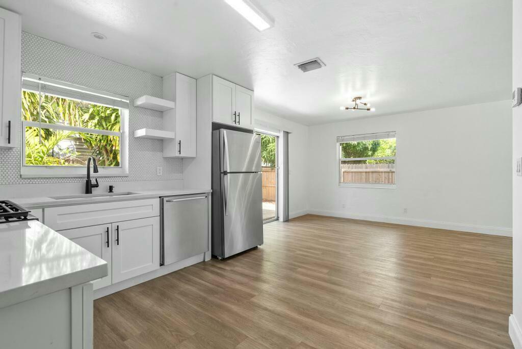 Property Photo:  618 3rd Avenue S  FL 33460 