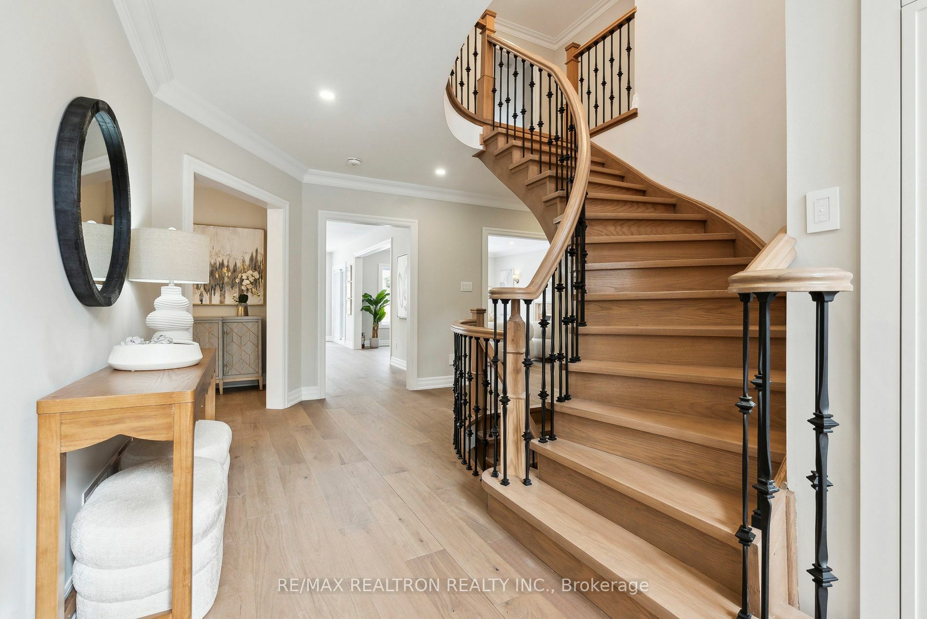 Property Photo:  240 Empress Avenue  ON M2N 3T9 