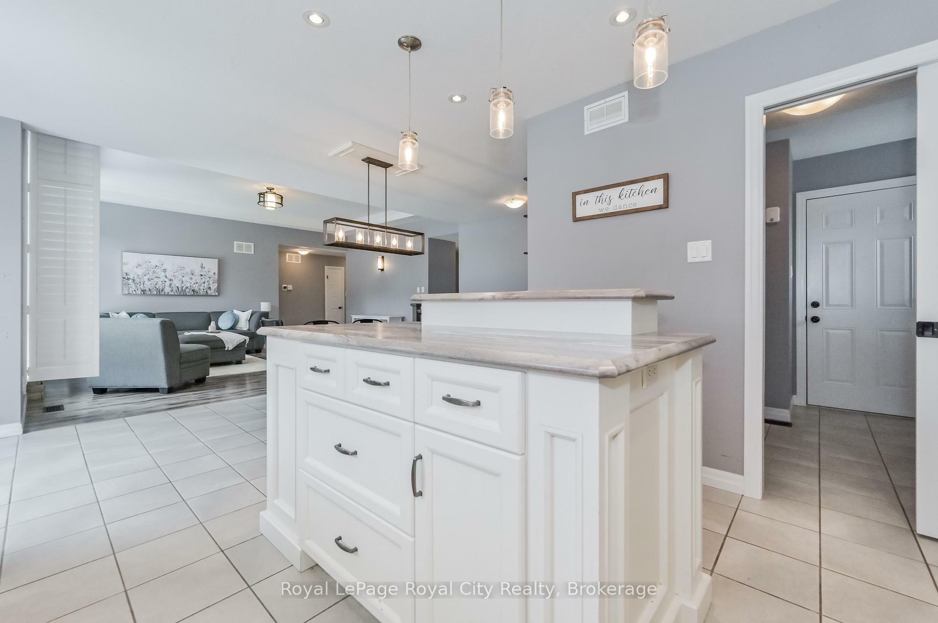 Photo de la propriété: 84 Andrews Dr W ON N0G 1P0