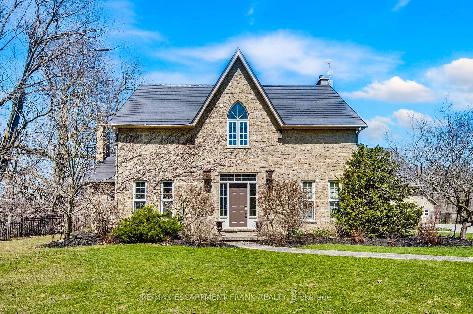 Property Photo: 3260 Guyatt Road ON L0R 1P0
