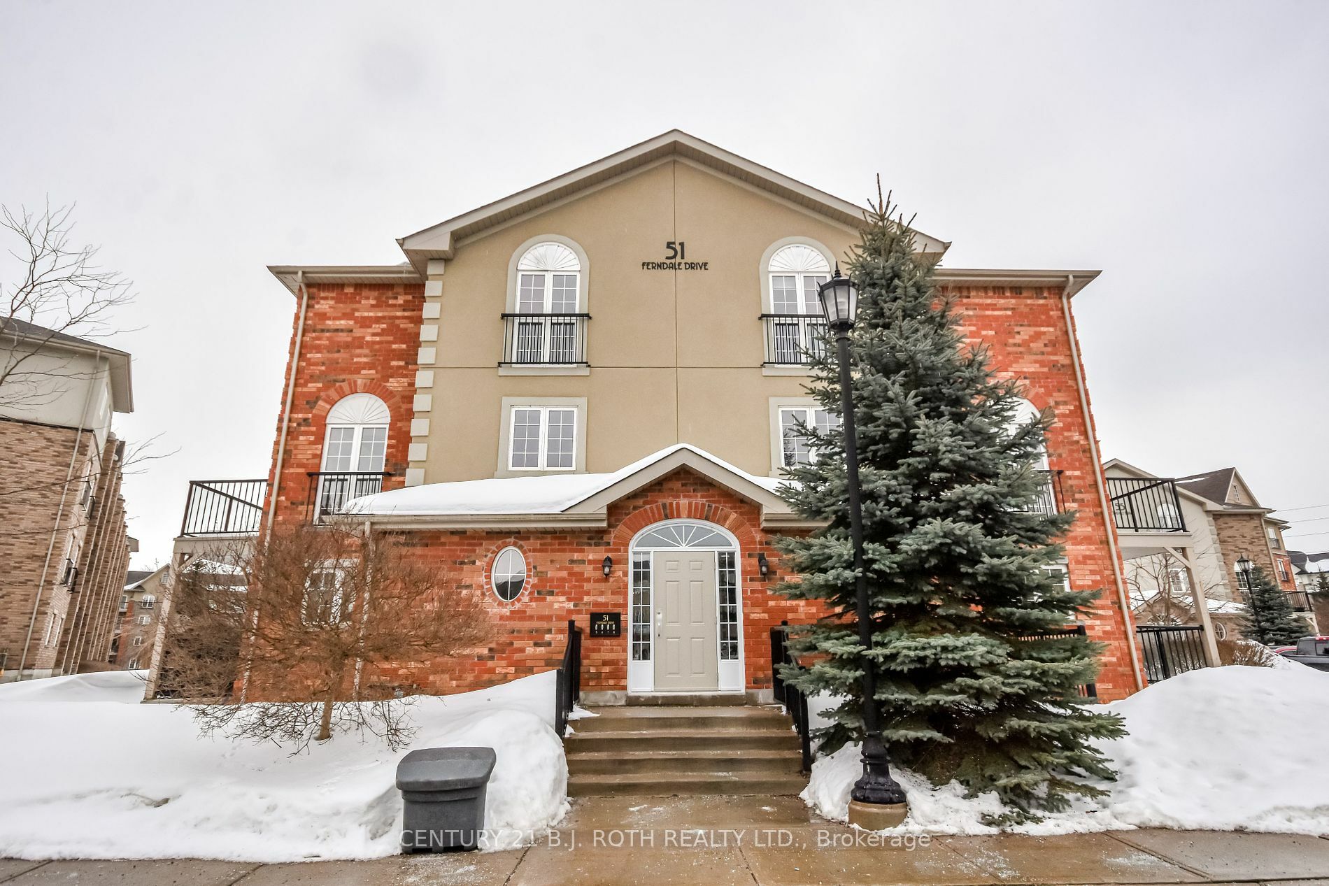 Property Photo:  51 Ferndale Dr 7  ON L4N 5W9 