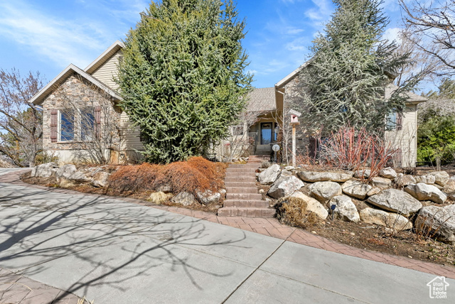 Property Photo: 654 E 3225 N UT 84414