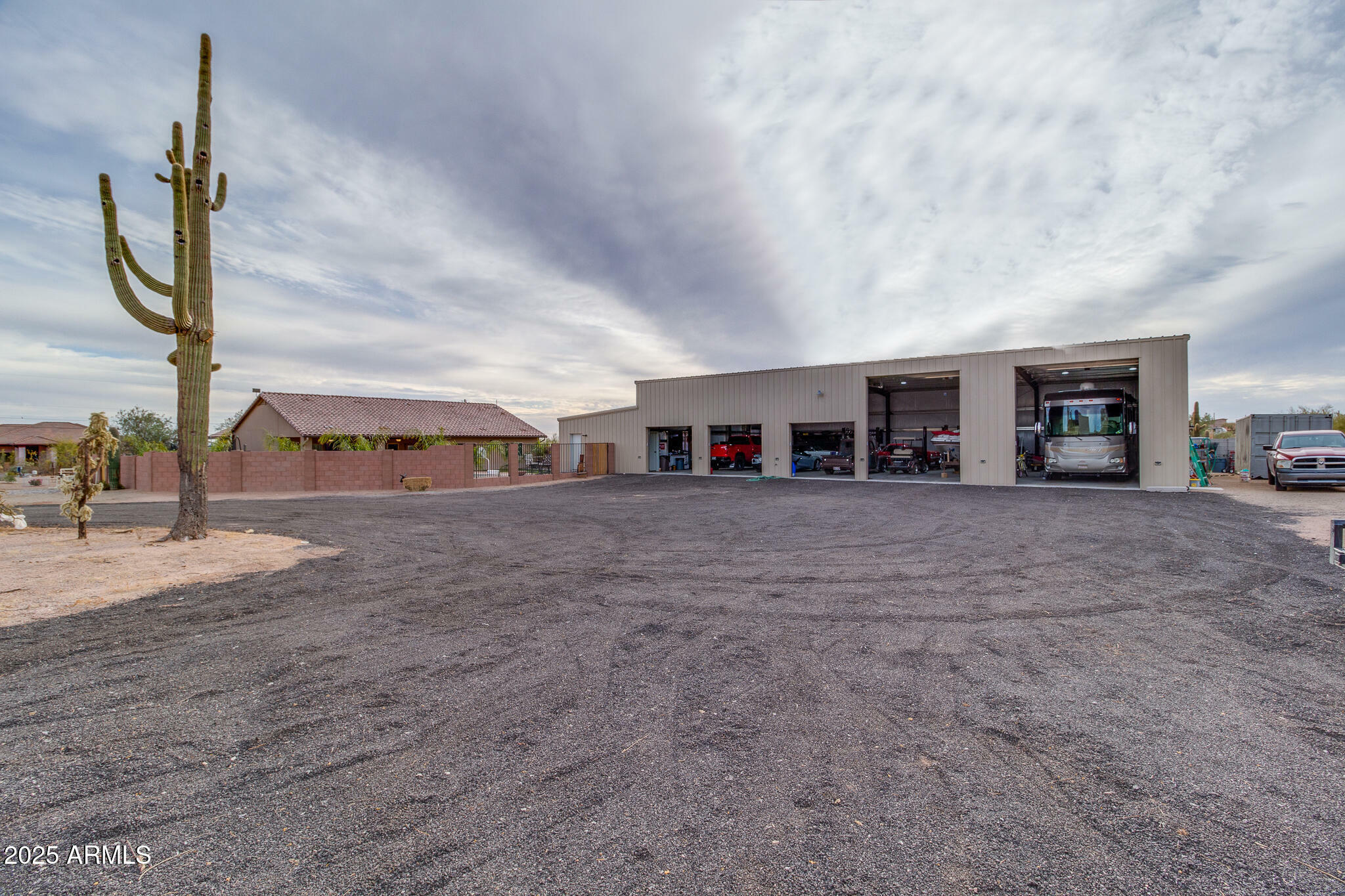 Property Photo:  156 E Frontier Street  AZ 85119 