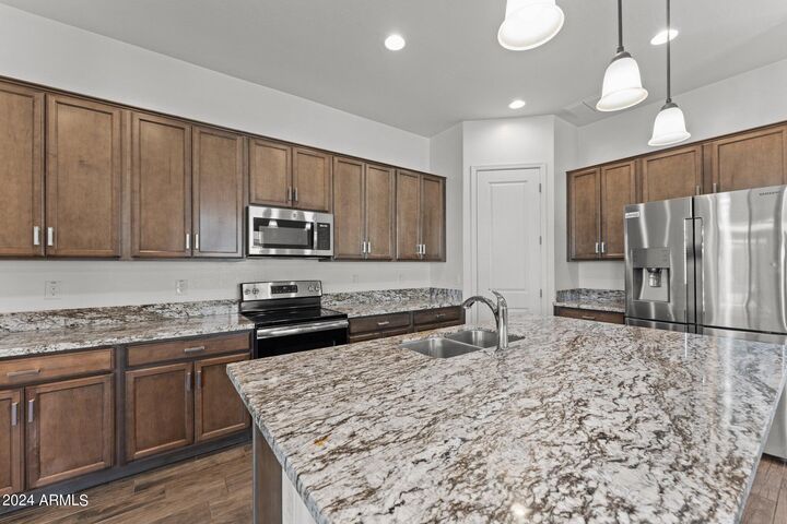 Property Photo: 4274 Sawbuck Way AZ 85390