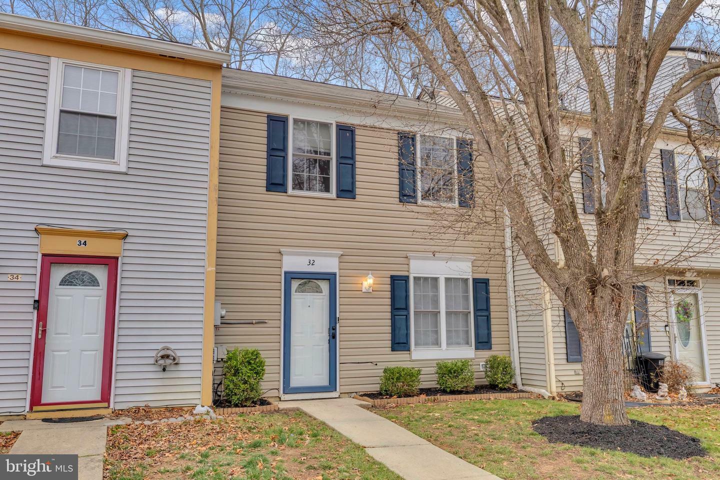 Property Photo:  32 Meadowside Court  MD 20640 