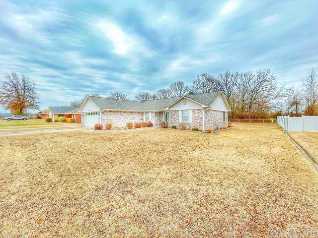 Property Photo: 212 Cherokee Ln AR 72830