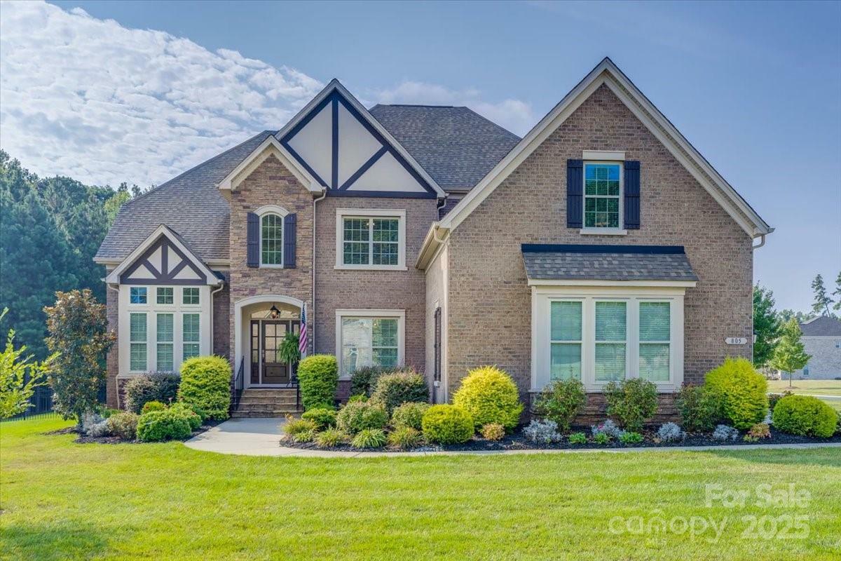 Property Photo: 805 Hidden Pond Lane NC 28173