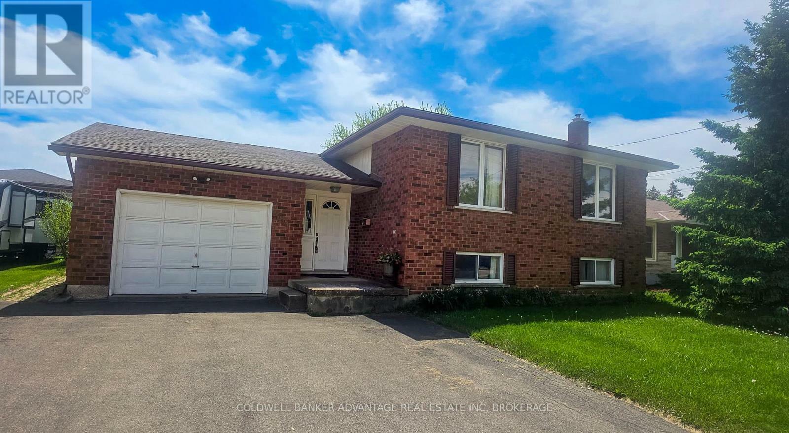 Property Photo:  385 Fitch Street  ON L3C 4W7 