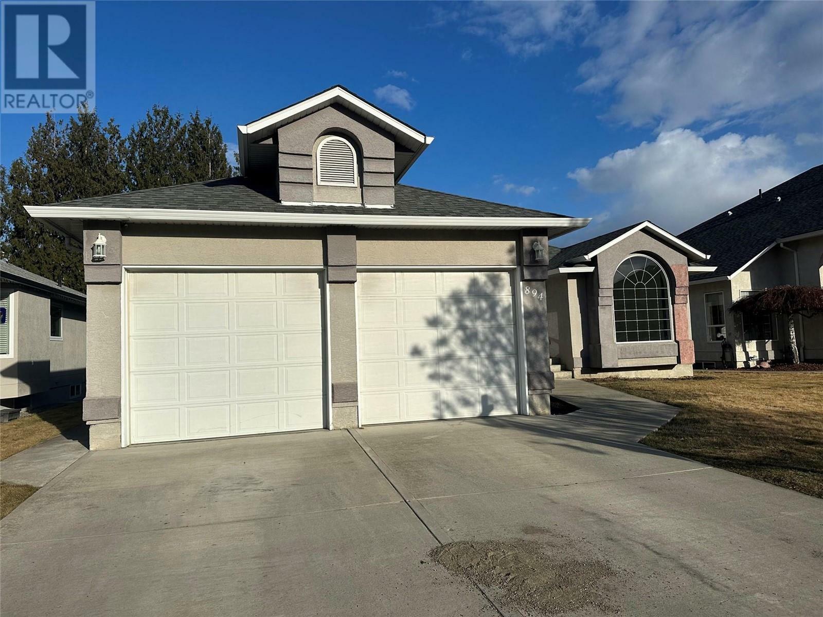 894 Invermere Court  Kamloops BC V2H 1T7 photo