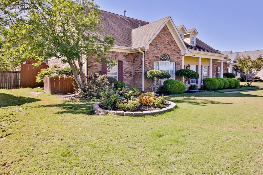 Property Photo: 1504 Barton Avenue AR 72301